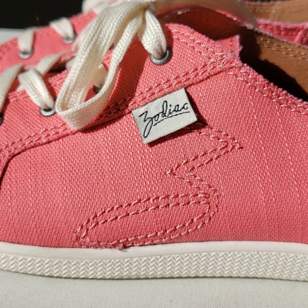 Women's size 10 Zodiac coral casual sneakers Shoes. Worn once
